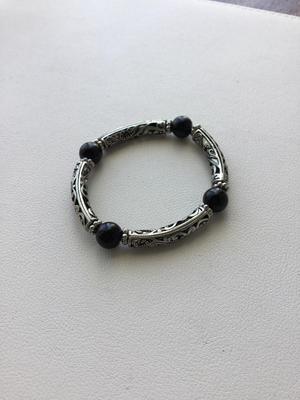 Beautiful stretchy fashion bracelet