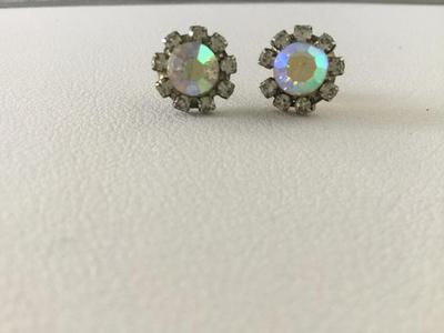 Beautiful rhinestone stud earrings