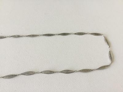 Beautiful silver tone collar necklace