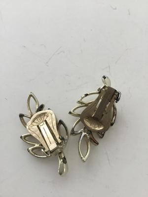 Vintage leaf clip on fashion earrings