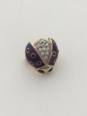 Unmarked gold tone ladybug pin