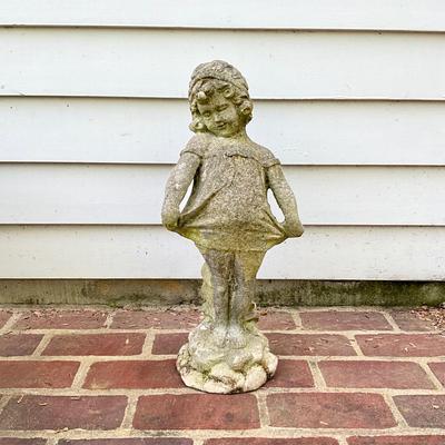 O532 Vintage Girl with Dress Garden Statue