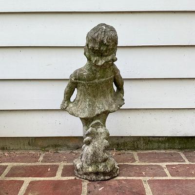 O532 Vintage Girl with Dress Garden Statue