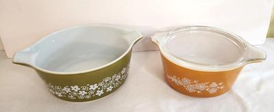 Lot #94 Lot of 2 Vintage Pyrex Bowls - Butterfly Gold/Spring Blossom