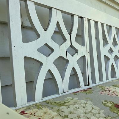 O545 White Outdoor Wooden Bench with Cushion