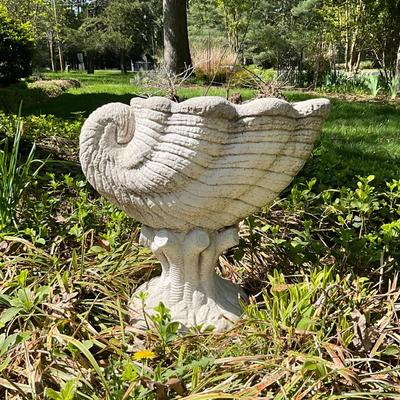 O554 Concrete Nautilus Shell Pedestal Planter