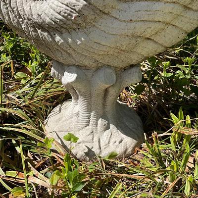O554 Concrete Nautilus Shell Pedestal Planter