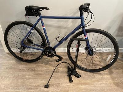 Fixie Mercier Kilo GX with tire pumps