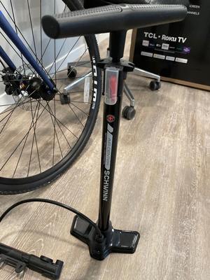 Fixie Mercier Kilo GX with tire pumps