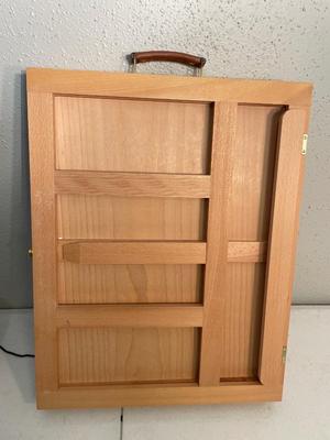 Desktop art easel with miscellaneous