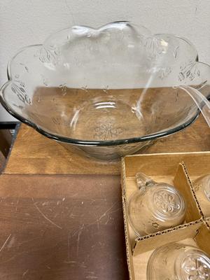 Vintage Anchor Hocking 18-Piece Punchbowl Set
