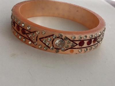 Beautiful one size fashion bangle