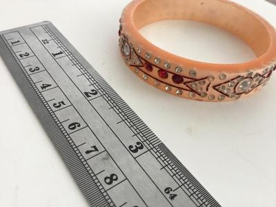 Beautiful one size fashion bangle