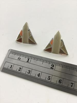 Unmarked triangle fashion earrings