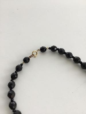 Red and black beaded fashion necklace