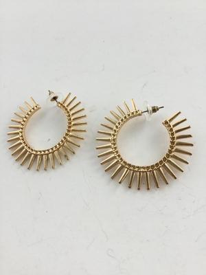 Gold tone fashion earrings