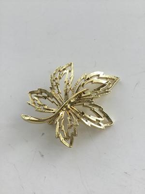 Vintage leaf brooch