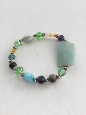 Beautiful stretchy fashion bracelet