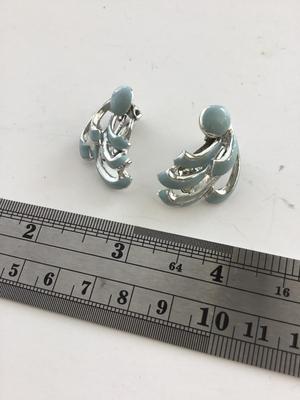 Unmarked light blue beautiful clip on earrings