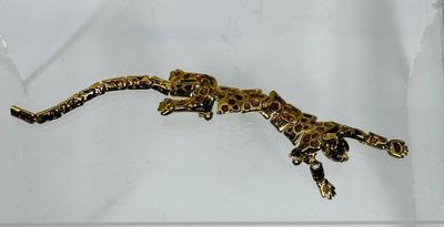 LEOPARD SHOULDER PIN