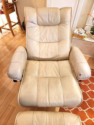 Lot #109 Vintage BenchMaster Reclining Chair with Ottoman
