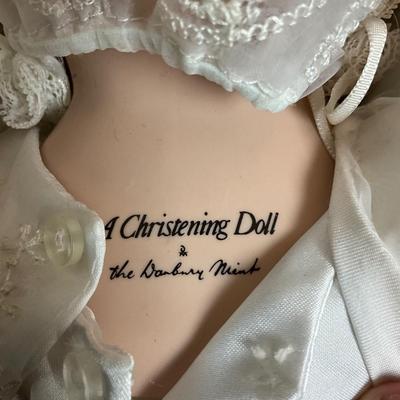 UBC660 Antique Doll Bed with The Danbury Mint Doll with Pillows