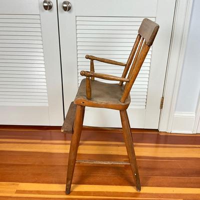 UBC661 Antique Child's / Toddler High chair