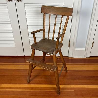 UBC661 Antique Child's / Toddler High chair
