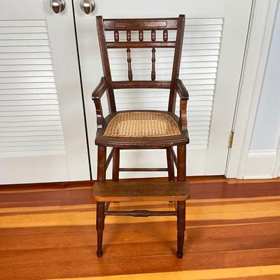UBC662 Antique Caned Seat Children's Highchair