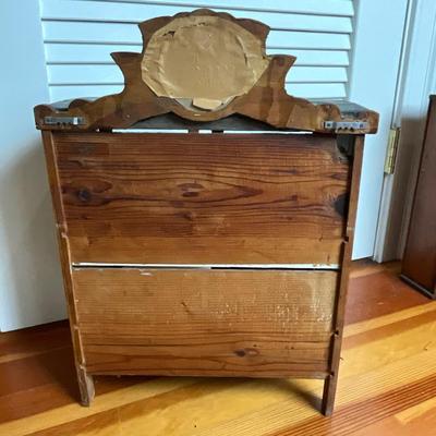 UBC 666 Antique Victorian Doll / Salesman Sample Glass Door Cabinet