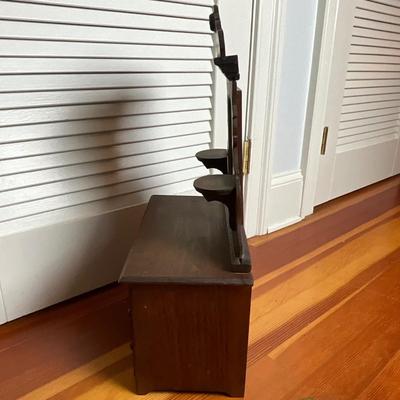 UBC667 Antique Victorian Doll / Salesman Sample Dresser with Mirror