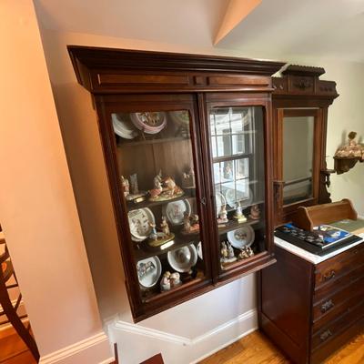 UH678 Antique Mahogany Glass Door Wall Shelf