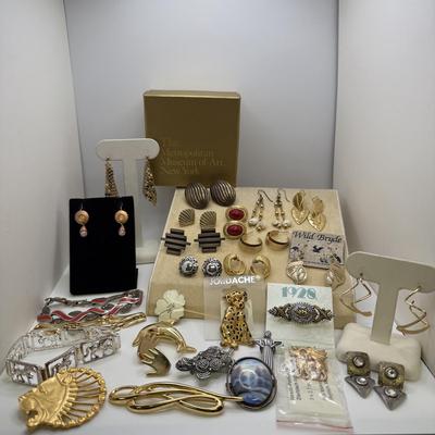 Unique Collection of Gold & Silver Brooches, Earrings, & Bracelets (ST-HS)
