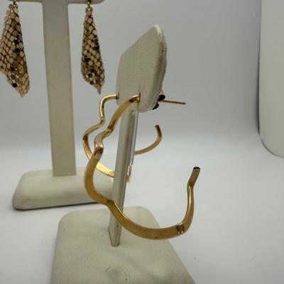 Unique Collection of Gold & Silver Brooches, Earrings, & Bracelets (ST-HS)