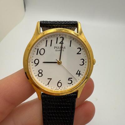 ‘1928’ Pendant Watch with a Variety of Wristwatches (ST-HS)