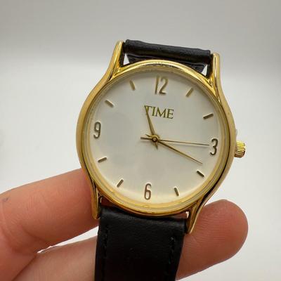‘1928’ Pendant Watch with a Variety of Wristwatches (ST-HS)