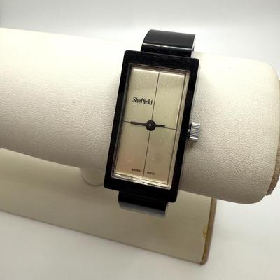 ‘1928’ Pendant Watch with a Variety of Wristwatches (ST-HS)