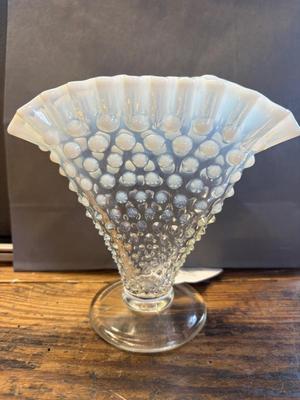 Fenton fan vase