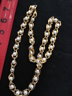 Beautiful Pearl and Gold Tone Nice Quality Fashion Necklace