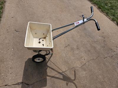 Fertilizer Push Spreader