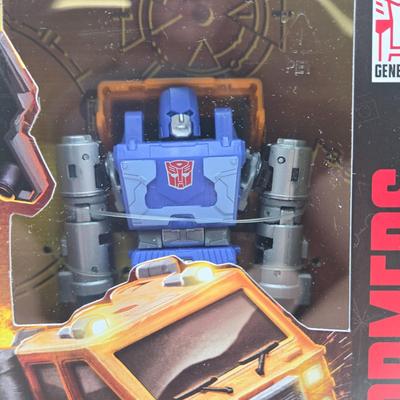 LOT 41: NIB Transformers Kingdom War For Cybertron Trilogy Toys