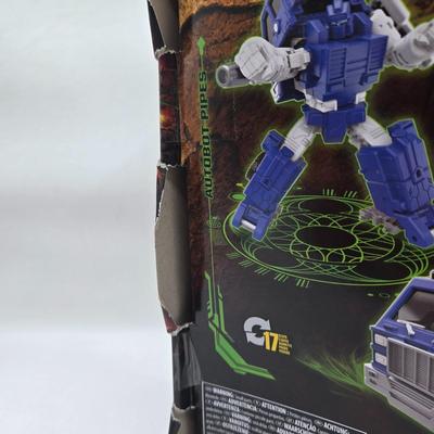 LOT 42: Beast Wars Transformers and Transformers Kingdom War for Cybertron Trilogy Toys NIB