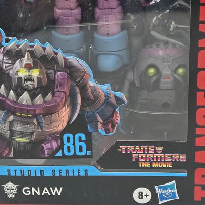 LOT 47: NIB Transformers The Movie Studio Series Toys