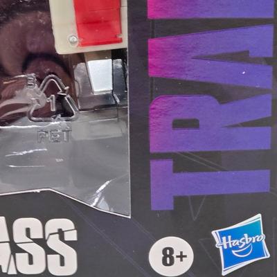 LOT 50: NIB Transformers Shattered Glass Megatron
