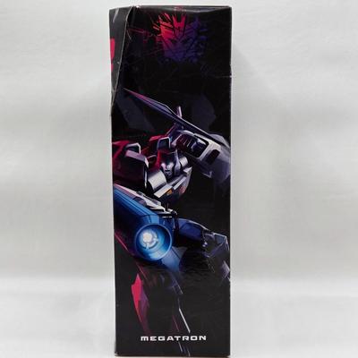 LOT 50: NIB Transformers Shattered Glass Megatron