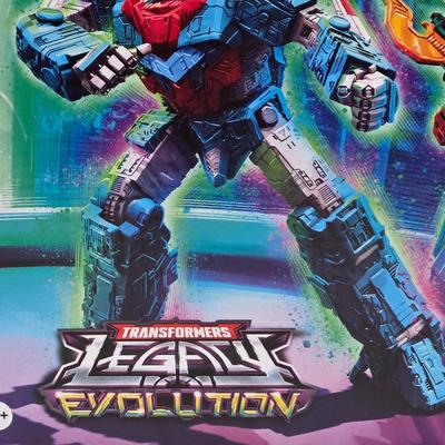 LOT 51: NIB Transformers Legacy Evolution Toys