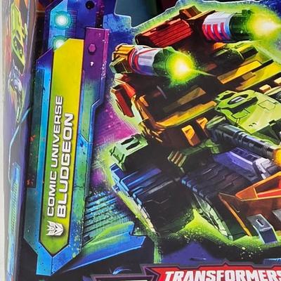 LOT 51: NIB Transformers Legacy Evolution Toys