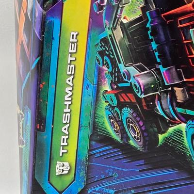 LOT 51: NIB Transformers Legacy Evolution Toys