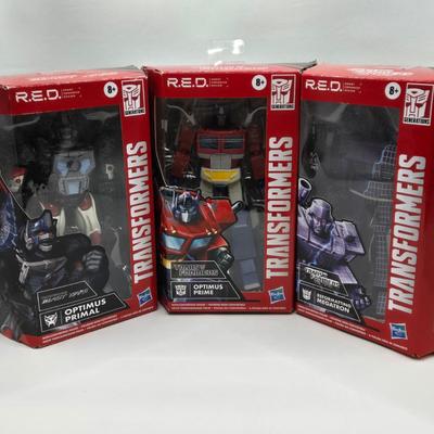 LOT 52: NIB Transformers R.E.D. Toys