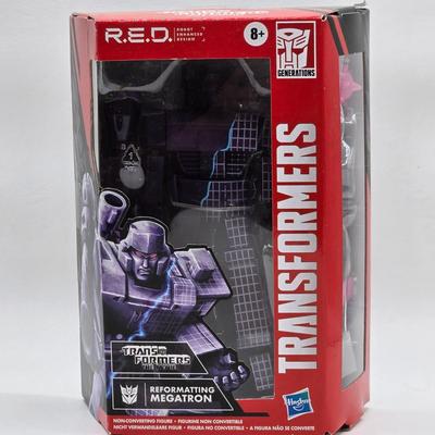 LOT 52: NIB Transformers R.E.D. Toys